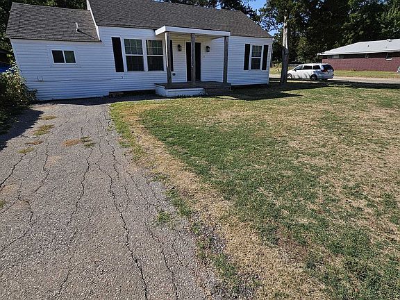 2nd image of 816 NW Arlington Ave