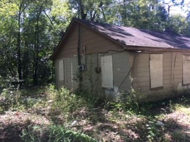 2nd image of 210 Cone St