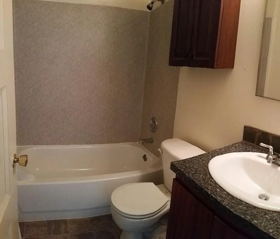 2 bed, 1100 sqft, $1,350 — Photo 1