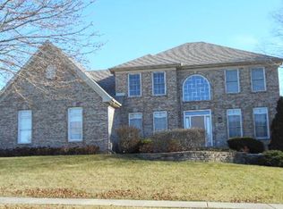 920 Abbey Ct, Sugar Grove, IL 60554