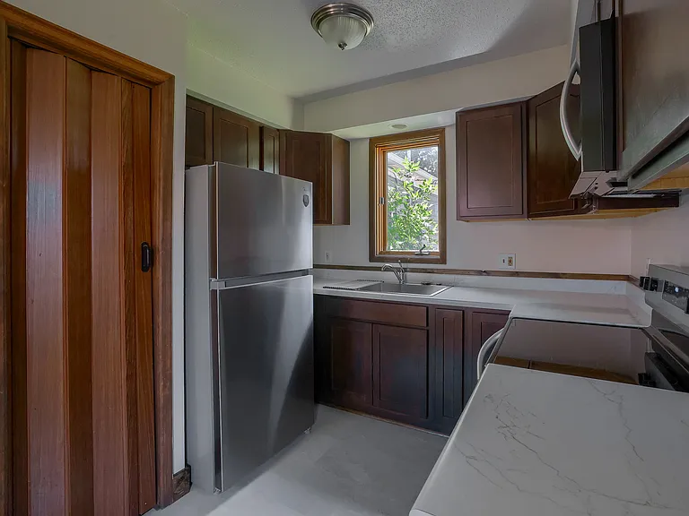 937 Ames Ave #B — Photo 11