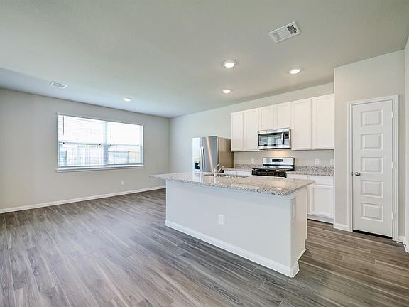 5th image of 22210 Regal Heights Ln