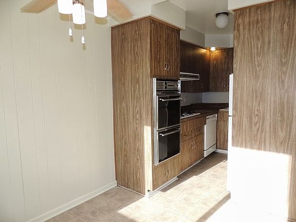 3rd image of 10 Bay Shore Ave APT J