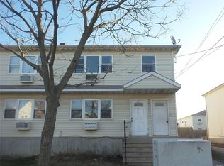 646 Beach 68th St, Arverne, NY 11692