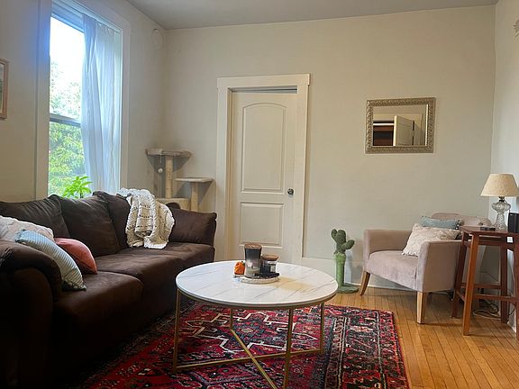 3rd image of 2609 W Wabansia Ave #2E