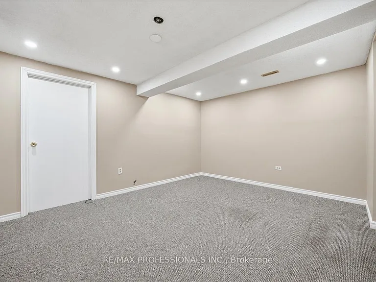1708 Woodeden Dr — Photo 12