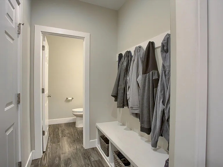 1747 Shady Ln — Photo 5