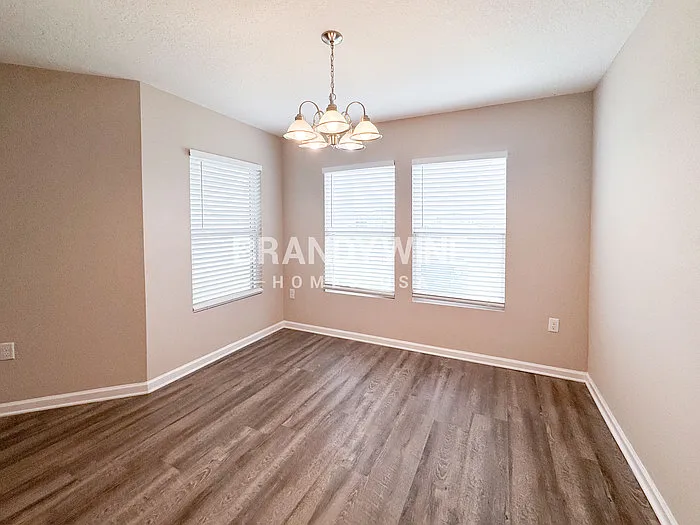 11269 Revolutionary Way — Photo 7