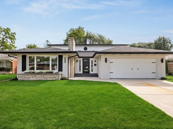 1425 Stonegate Rd, La Grange Park, IL 60526