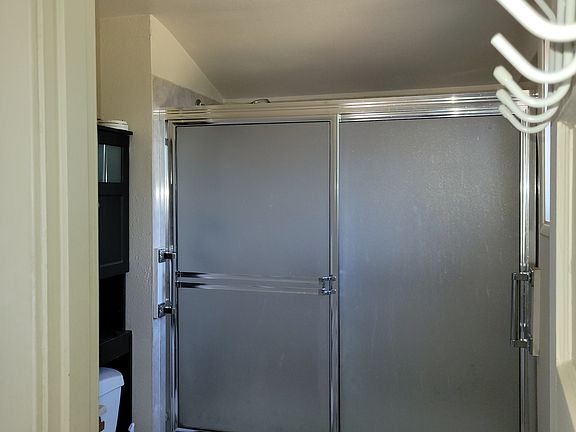3rd image of 608 E Wright Ave