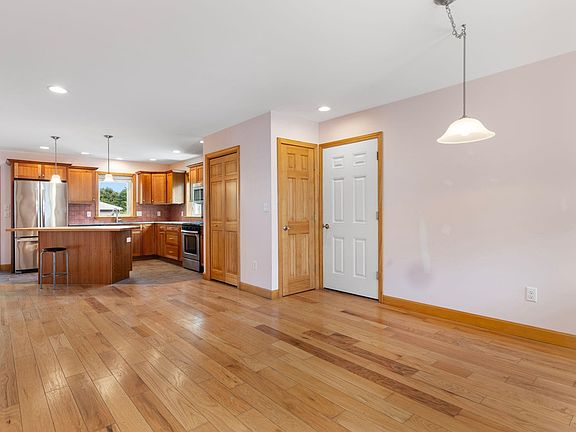 5th image of 162 Buttonwood Drive