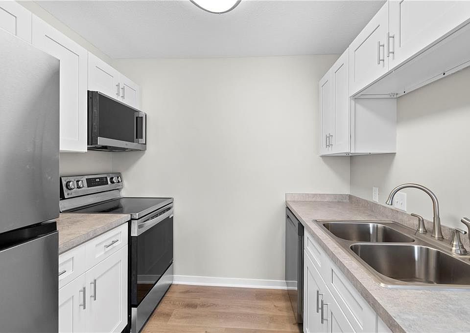 1st image of 6206 Robinson St APT 4