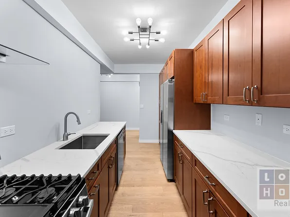 550 Grand Street image 4 of 20