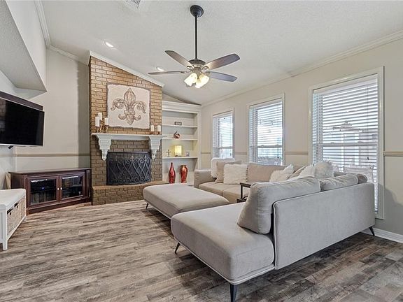 3rd image of 4001 Saint Blase Dr