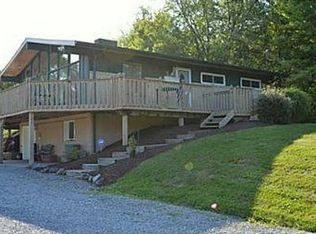 27 Shuster Rd, Gibsonia, PA 15044