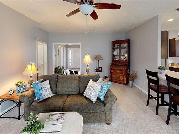 4th image of 129 Newport Ct