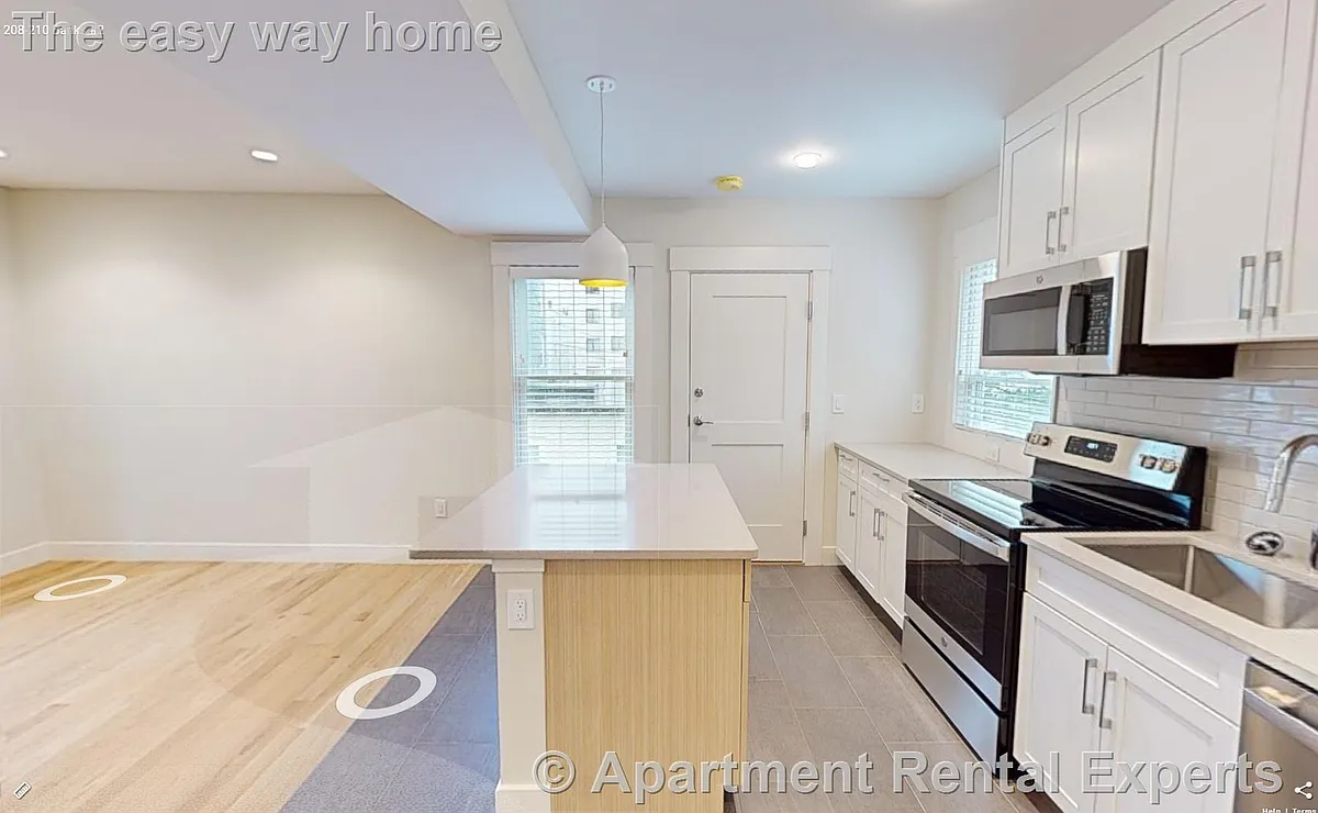 Building Photo - 208-210 Banks St #2