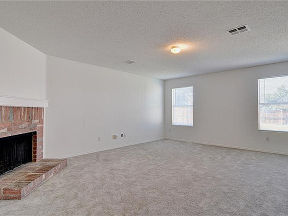 5th image of 1261 Highview Dr