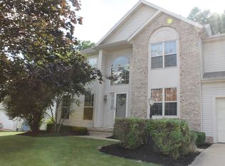 8247 N Thornham Cir NW, North Canton, OH 44720