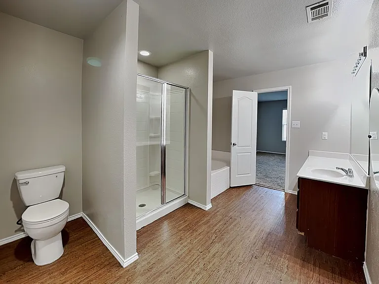 8453 Shallow Creek Dr — Photo 11