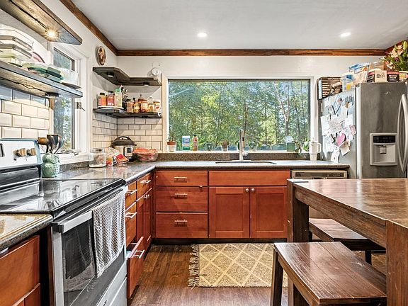 4th image of 23551 Ridge Road
