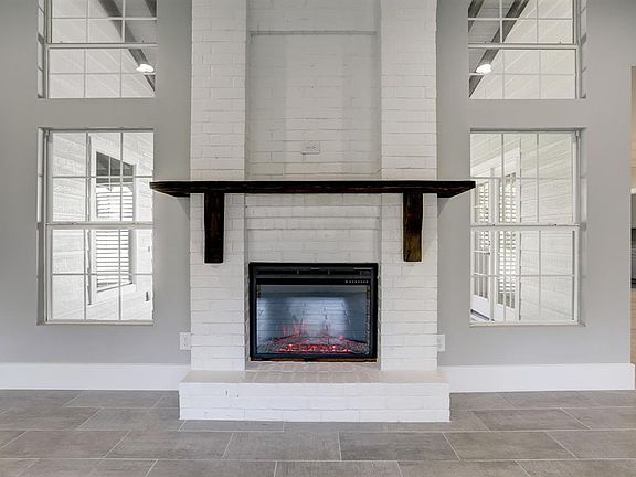4th image of 15719 Creekhaven Dr