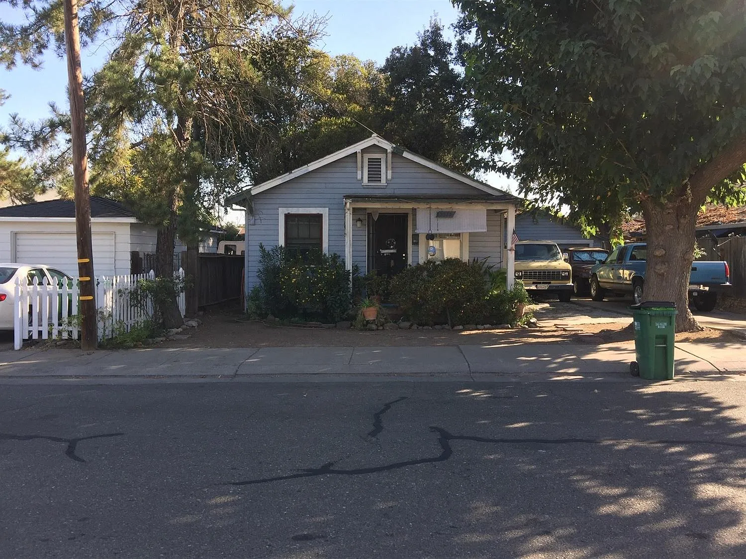 3512 N Hunter St photo 1
