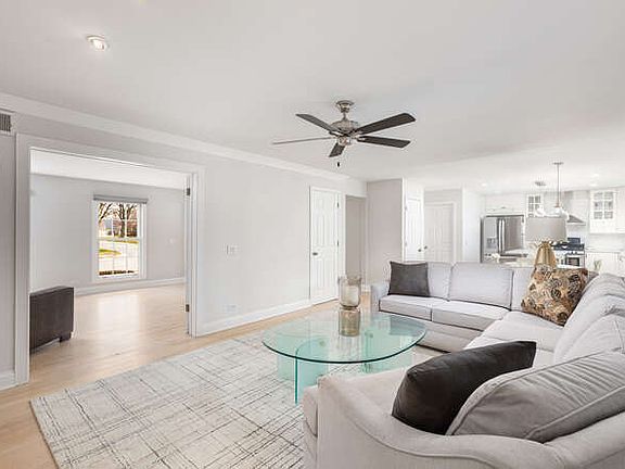 5th image of 148 S Montclair Ave