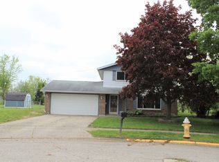 16 Sioux Ct, Tipp City, OH 45371