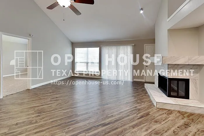 3006 Sierra Dr — Photo 3