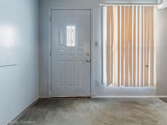 3rd image of 13525 Evergreen Rd