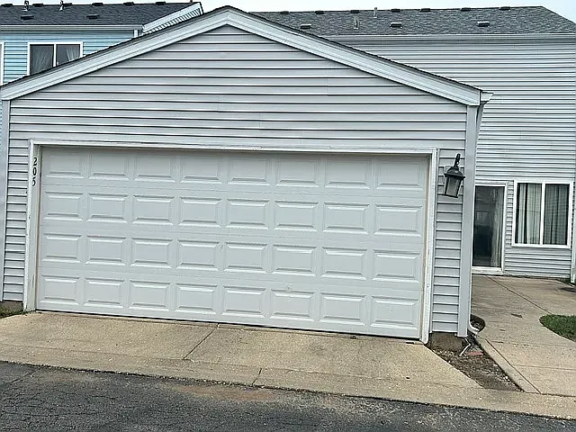 205 W Washington St — Photo 22