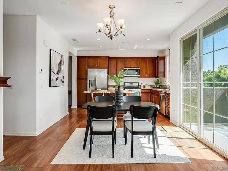 1876 Champagne Ct #5 — Photo 46