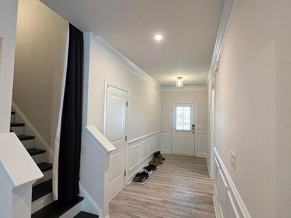 3rd image of 3360 Rustic Dr