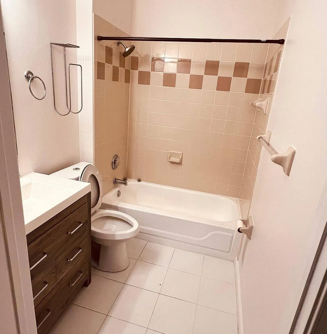 2 bed, 2.0 bath, 1264 sqft, $2,700 — Photo 4