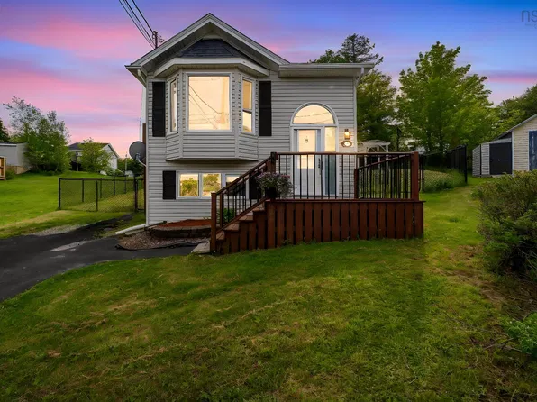 51 Bianca Ct, Halifax, NS B4E 3E2
