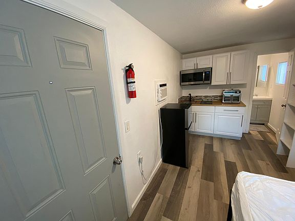 4th image of 4003 Calle Mirador #8