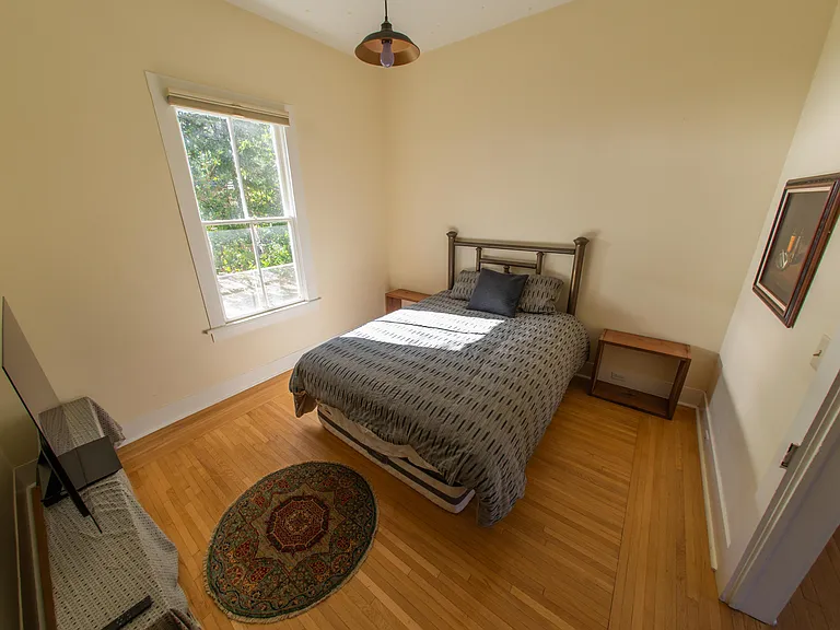 323 Clay St — Photo 3