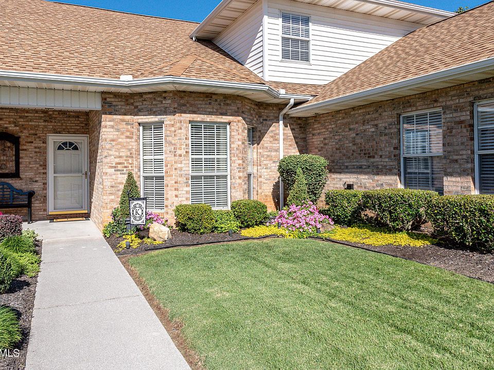 1st image of 215 Winged Foot Dr