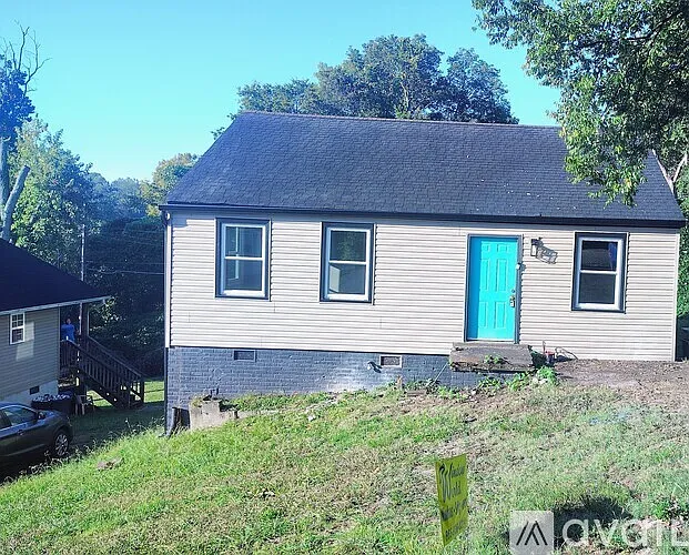 2028 Saxton Ave — Photo 1