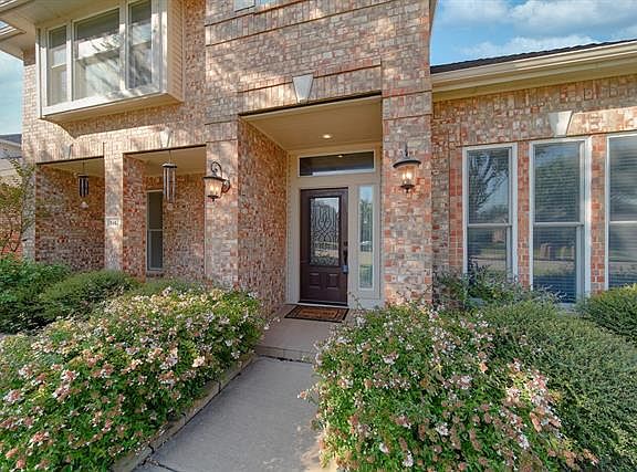 3rd image of 1342 Forest Oaks Ct
