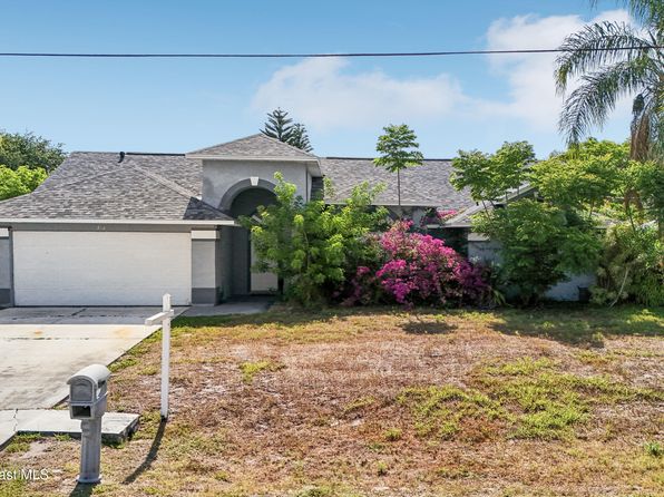 169 Day Dr, Sebastian, FL 32958