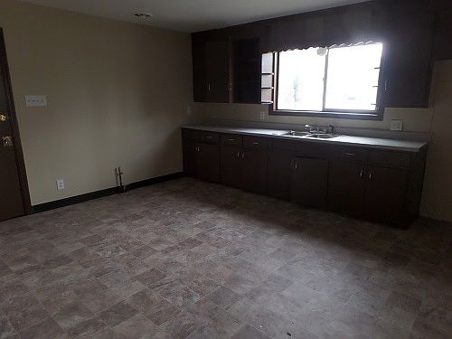 4th image of 1303 Linwood Ave #1