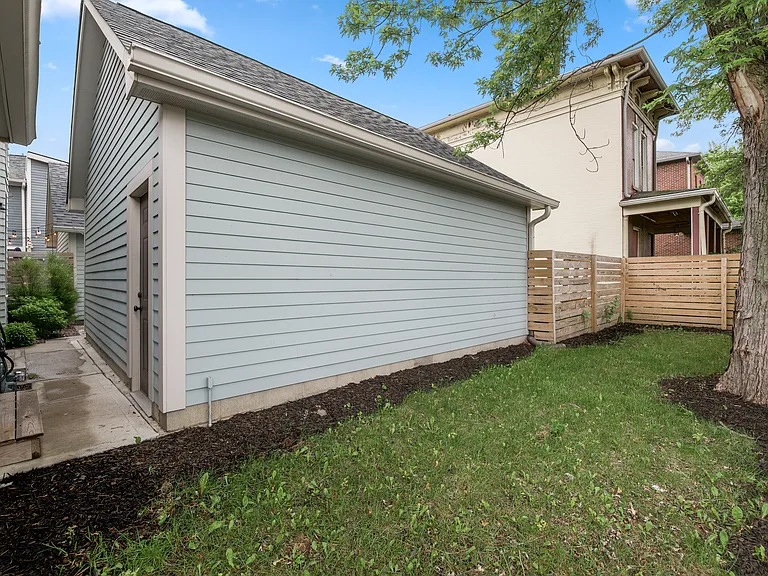 1665 N College Ave — Photo 27