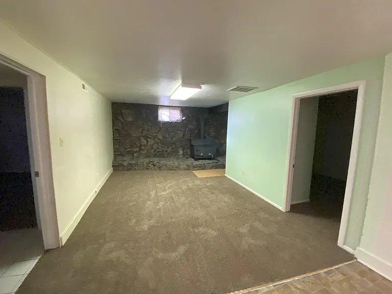 1005 Park Ln — Photo 9