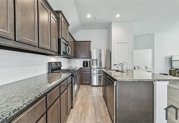 2nd image of 1704 Emilia Dr