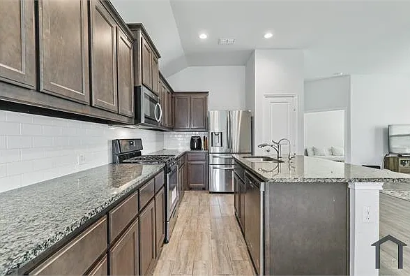 1704 Emilia Dr — Photo 2