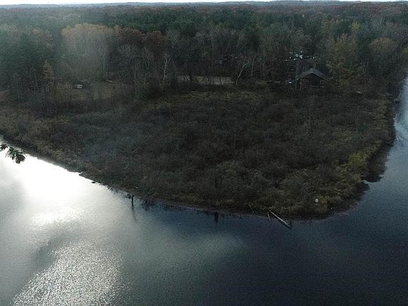 5th image of W6400 TAMARACK COURT