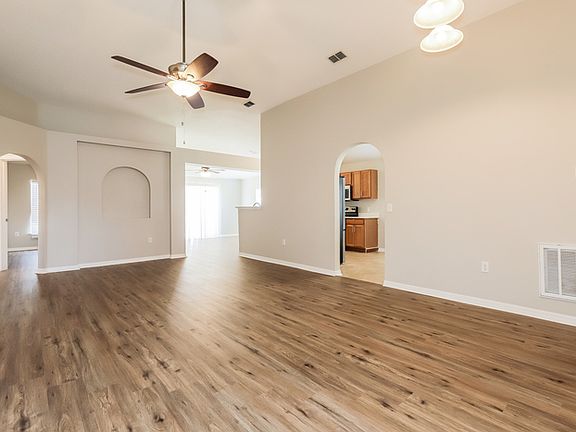 5th image of 8062 Settlers Creek Cir