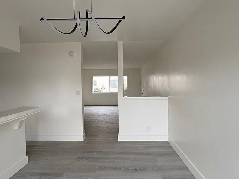 14514-14518 S Berendo Ave — Photo 20